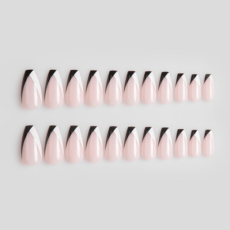 BLACK AND WHITE - 28 PCS