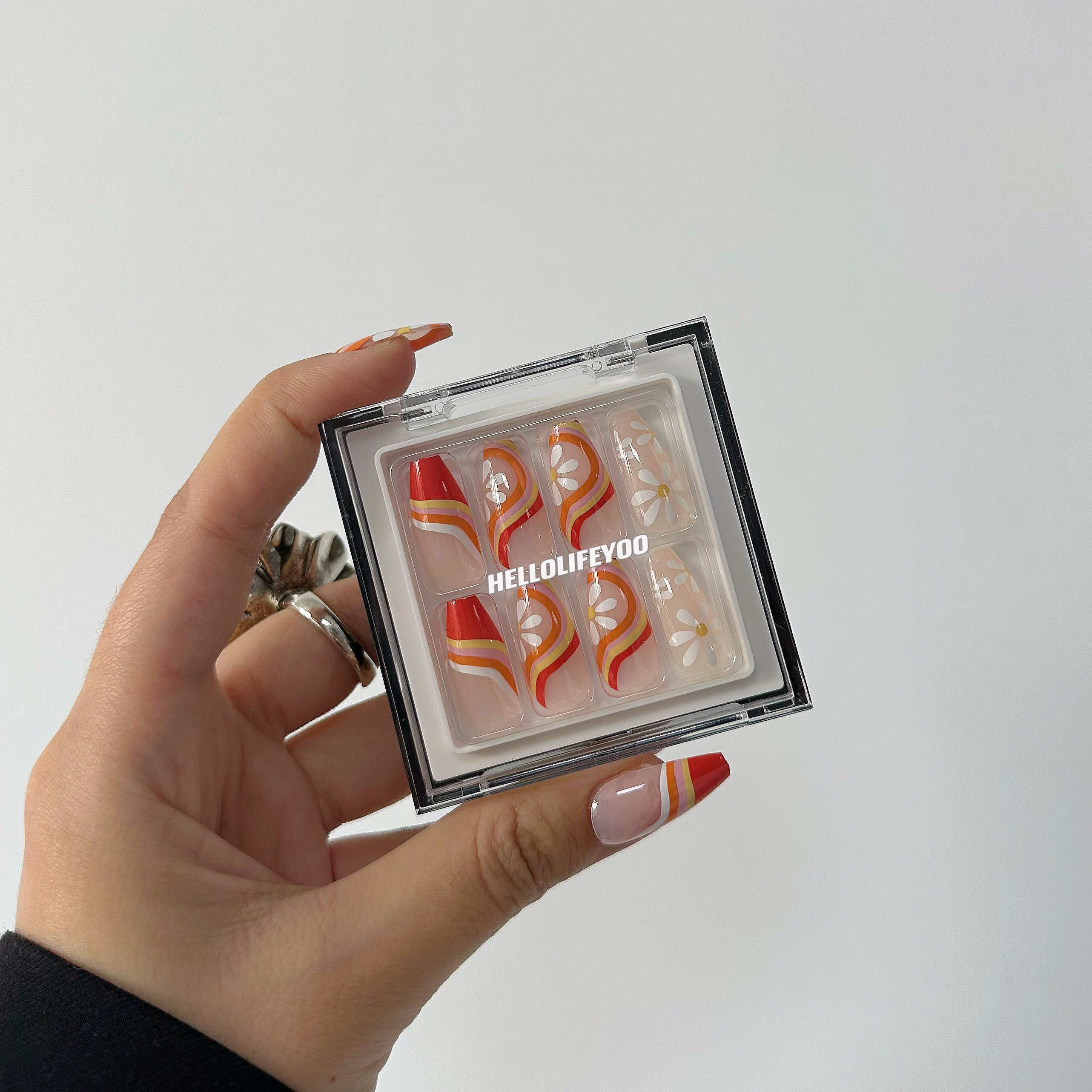 THOSE 70'S NAILS - 28 PCS