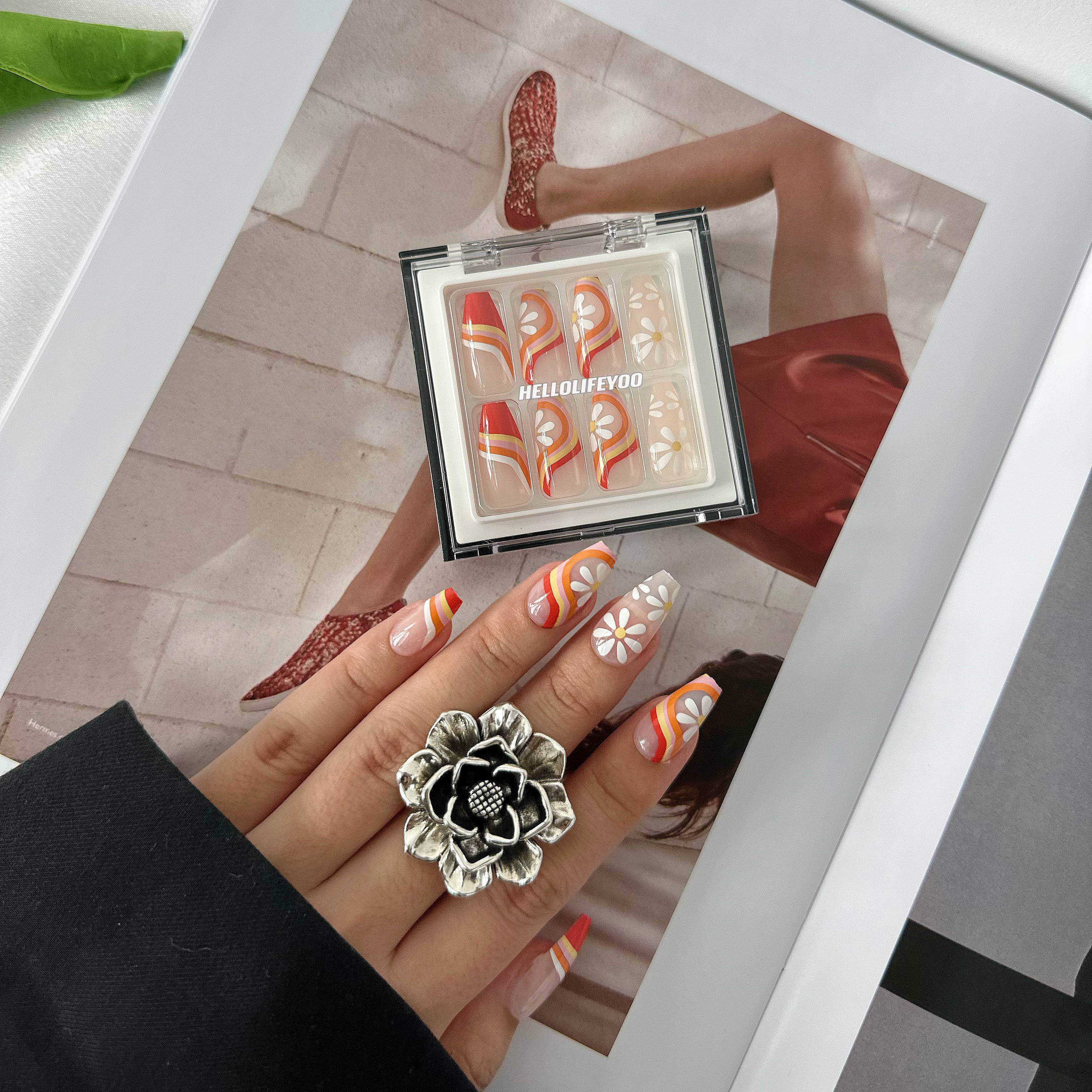 THOSE 70'S NAILS - 28 PCS