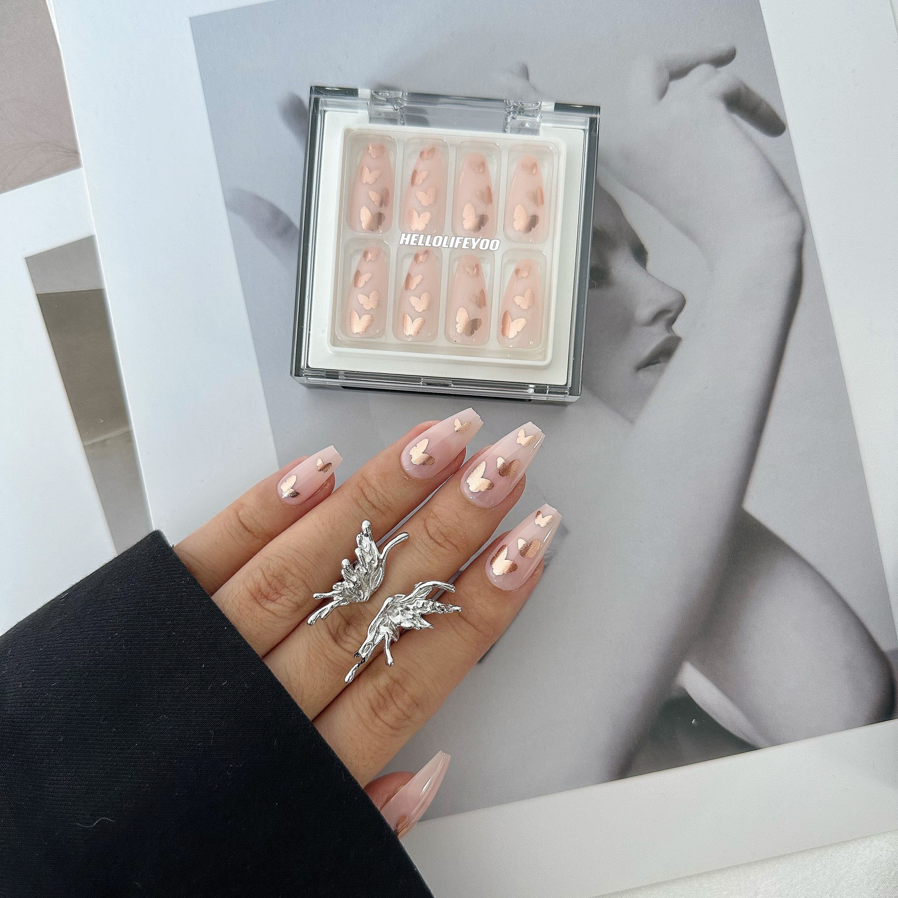 GOLDEN BUTTERFLY - 28 PCS