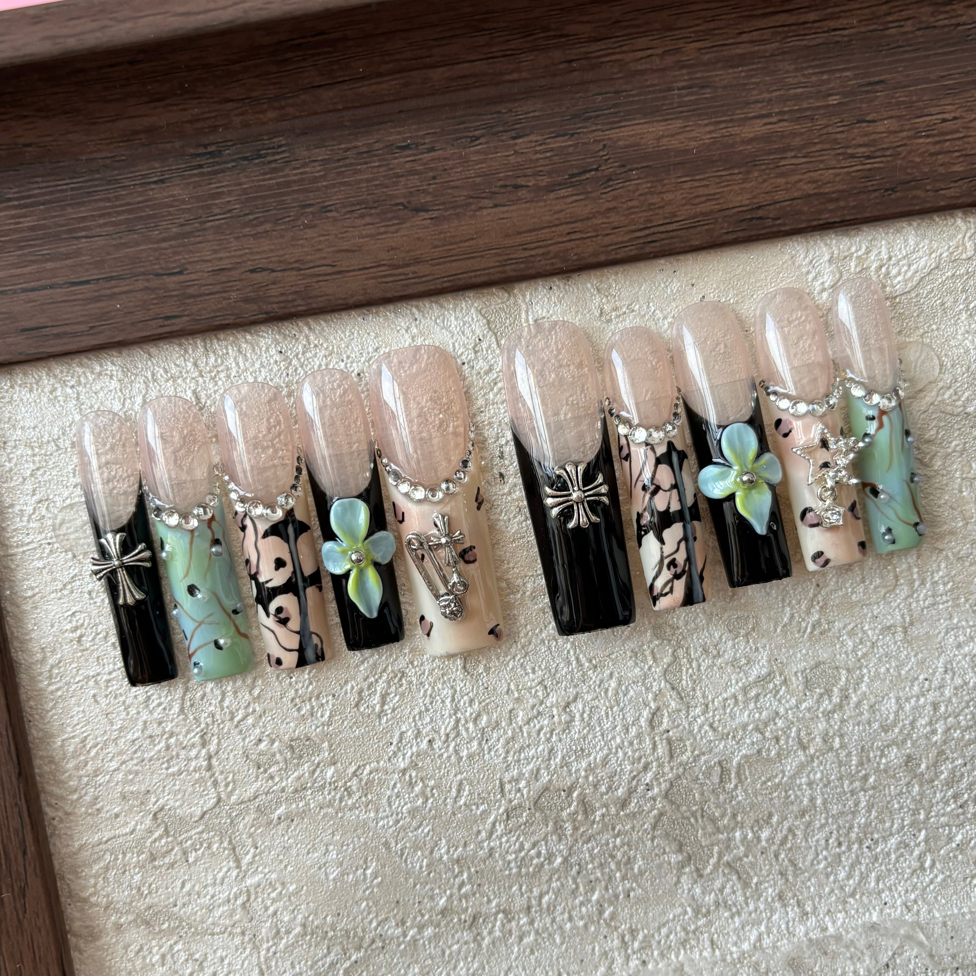 COQUETTE-TEN PIECES OF HANDCRAFTED PRESS ON NAIL